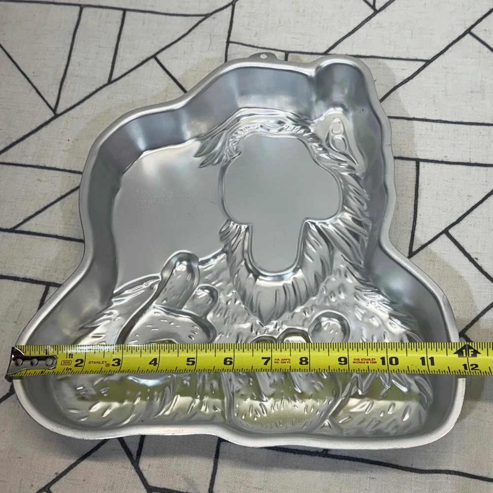 Wilton ALF Cake‎ Pan 13